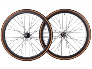 Zestaw kół torowych ostre koło czarnych Santafixie 30 mm Brąz opony