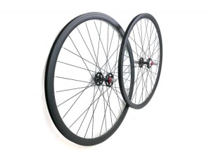 Zestaw kół torowych ostre koło czarnych Santafixie 30 mm 