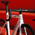 Rower fabricbike torowy biały 1.jpg