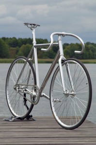 rama 28 ostre koło rower aluminiowa torowa srebrna